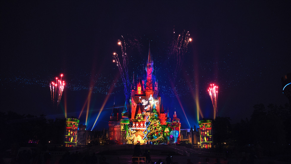 Disneyland Tokyo - projections red