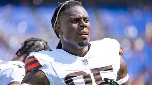 Chargers Sign Veteran TE David Njoku to One-Year Deal Worth Up to $8M.