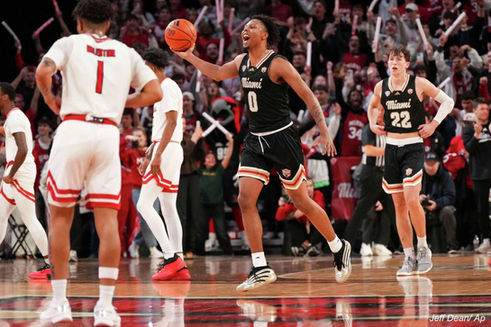 Miami (Ohio) Sets Mid-American Conference Record With 22nd Straight Win Over Northern Illinois