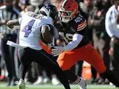 Browns Stun Ravens 13-10 With Last-Second Field Goal to Tie AFC North Lead.