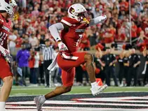 Louisville’s Defense Shines in 28-14 Comeback Over James Madison