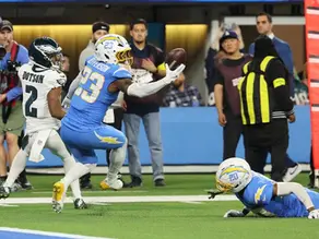 Chargers Edge Eagles 22–19 in Overtime as Dicker and Jefferson Deliver Dramatic Finish