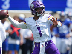 Murray Makes Minnesota Debut as Vikings Edge Giants in Preseason Opener.