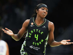 Salaun’s 5 Threes Power Golden State Valkyries Past Seattle Storm in Season Opener.