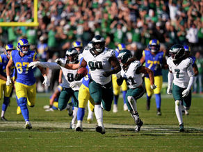 Jordan Davis’ Blocked FG Return Caps Eagles’ Thrilling 33–26 Comeback Over Rams