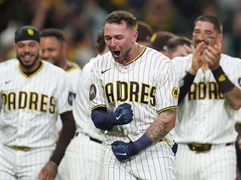 Jackson Merrill’s Walk-Off Double Caps 5-Run 9th for Padres.