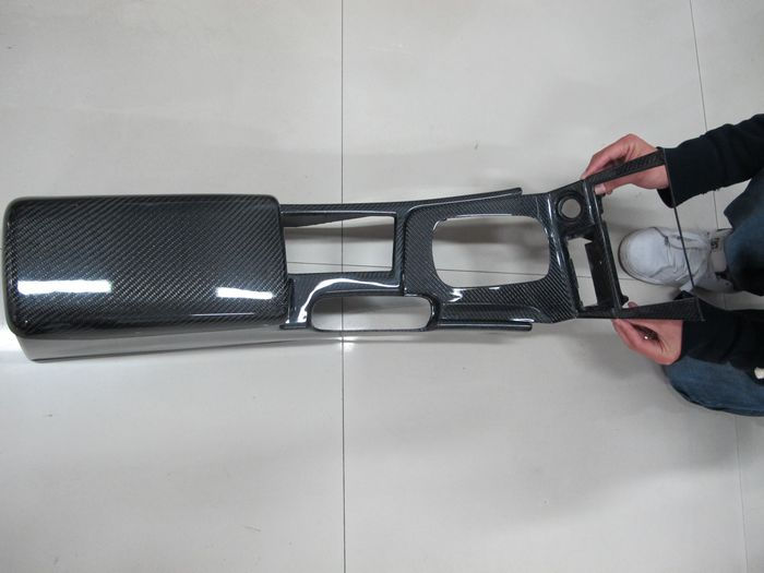 Thumbnail: NISSAN GTR/GTT R34 RHD CENTRE CONSOLE REPLACEMENT