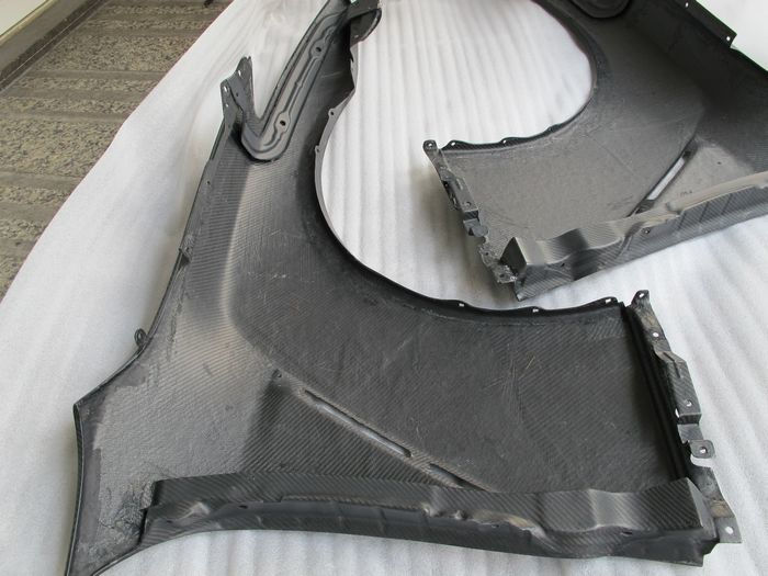 Thumbnail: 08-16' GTR R35 OEM STYLE FRONT FENDER W/ VNET-PAIR