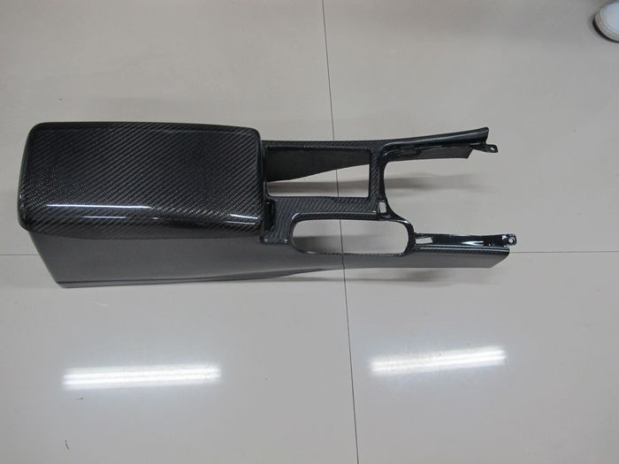 Thumbnail: NISSAN GTR/GTT R34 RHD CENTRE CONSOLE REPLACEMENT