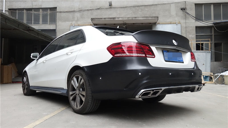 Thumbnail: MB 14' W212 E-CLASS WALD BLACK BISON STYLE TRUNK WING