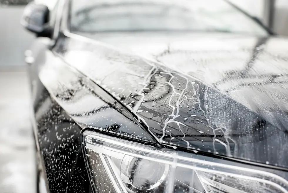 Voiture en cours de lavage