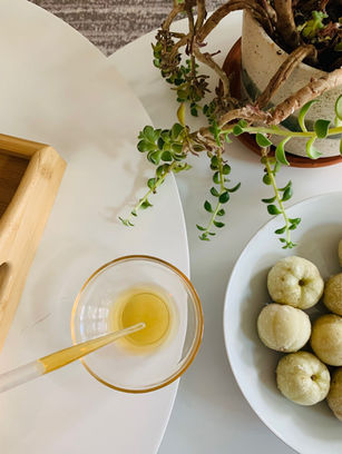 6 ways to use Amla for shiny hair