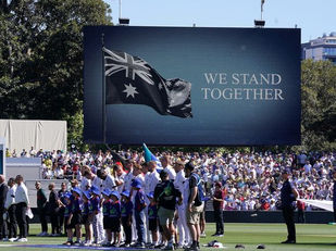 KRIEKET: Oomblik van stilte voor As-toets