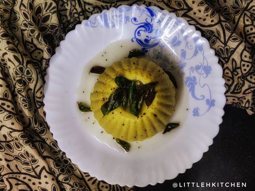Dhokla savoury sponge cake from the Indian state - Gujarat