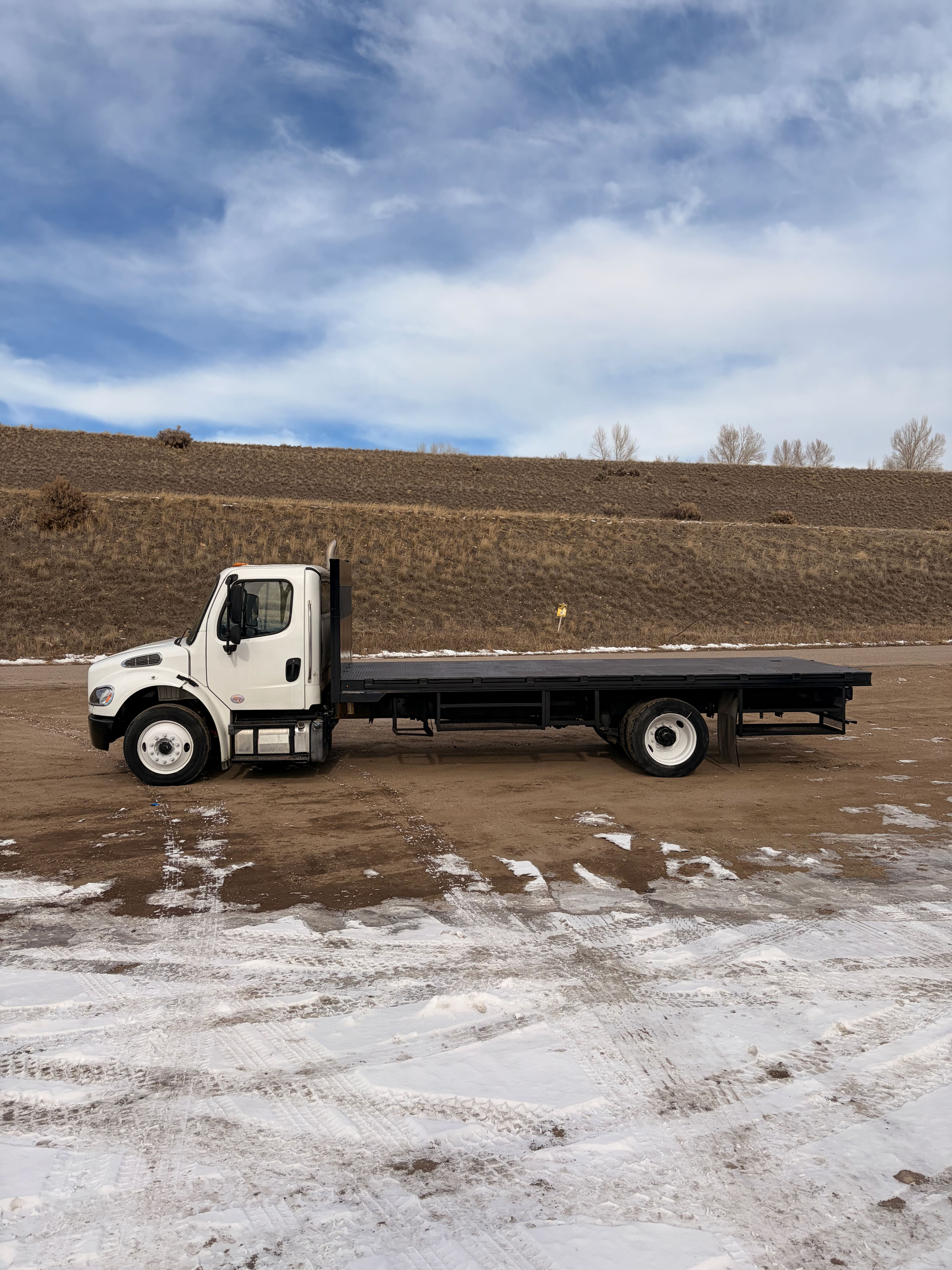 2016 Freightliner M2 106 Bus Class Flatbed