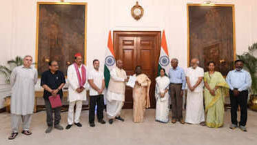 'REPEAL ALL ASSEMBLY POLLS OVER LAST 2 YEARS': INDIA BLOC MPS MEET PRESIDENT MURMU, MAKE 4 DEMANDS