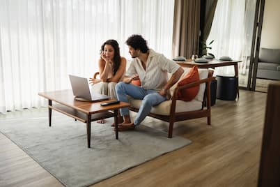 Finding the Right Online Therapy Format for Your Relationship