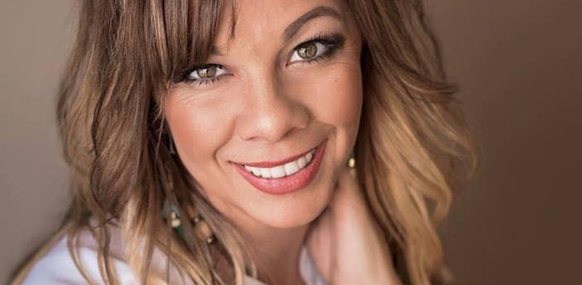 Tenisha author headshot.jpg