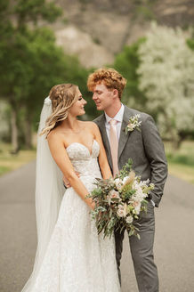 Wedding Photo idea | Kelowna Wedding, Engagement, Event, Maternity and Family Portrait Photographer