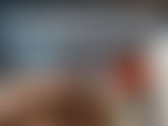 Tekirdağ lezzet gezisi: Meşhur köfte, acılı sos ve ferahlatıcı ayran eşliğinde deniz manzarası.