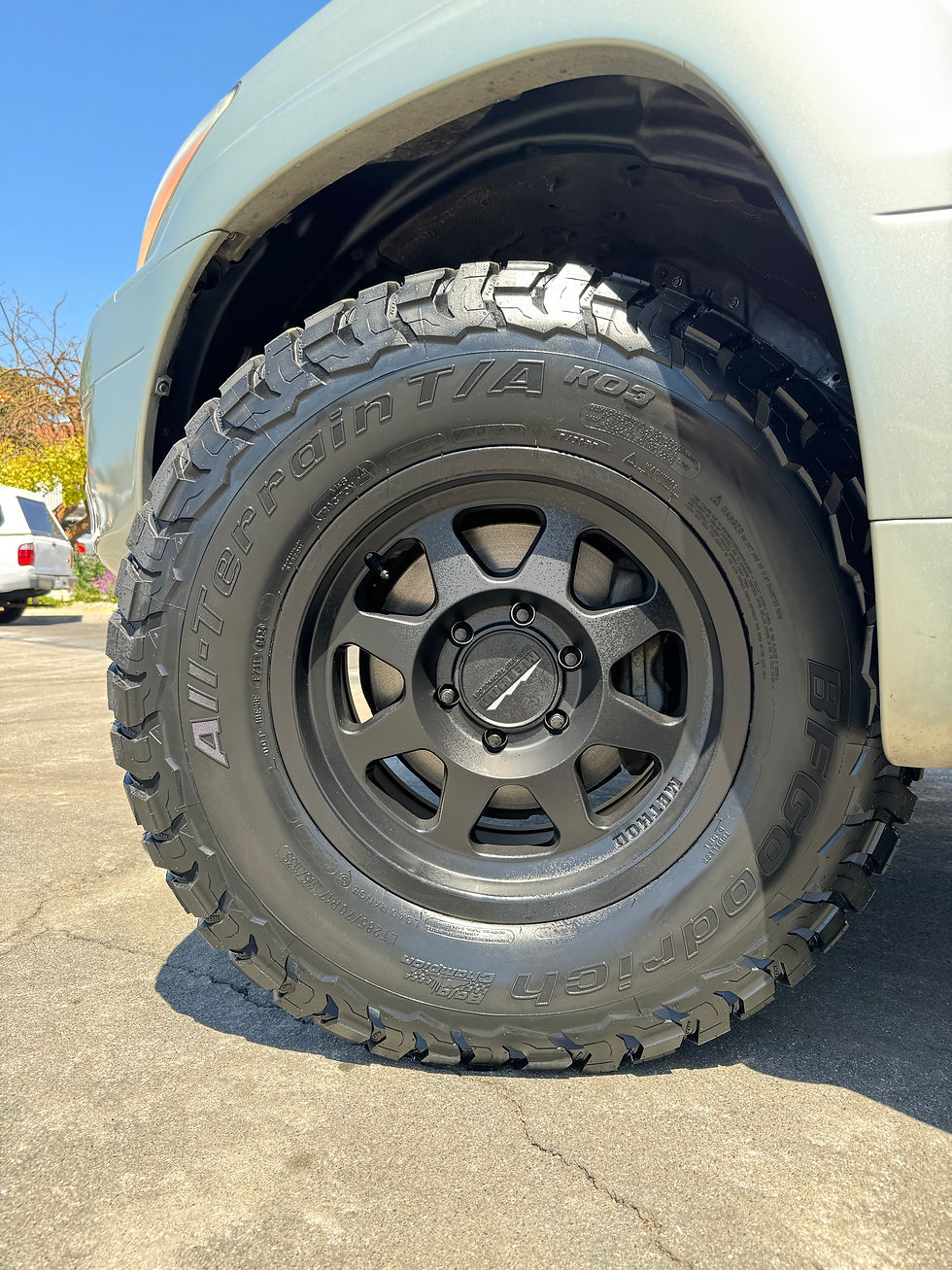 Thumbnail: 2005 Lexus GX 470 w/ Dobinsons Suspension