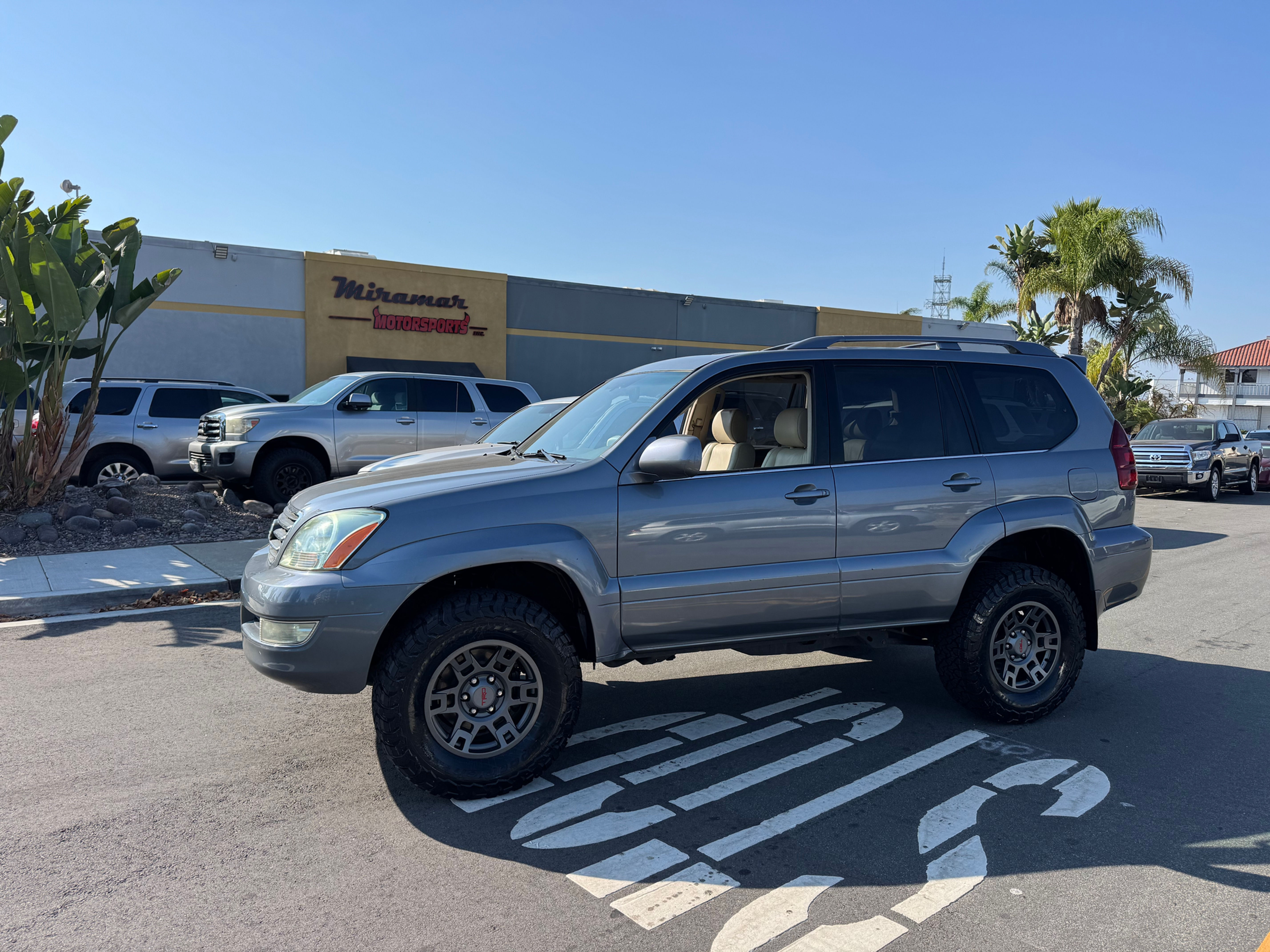 2006 Lexus GX 470 w/ Old Man Emu MT64 Suspension
