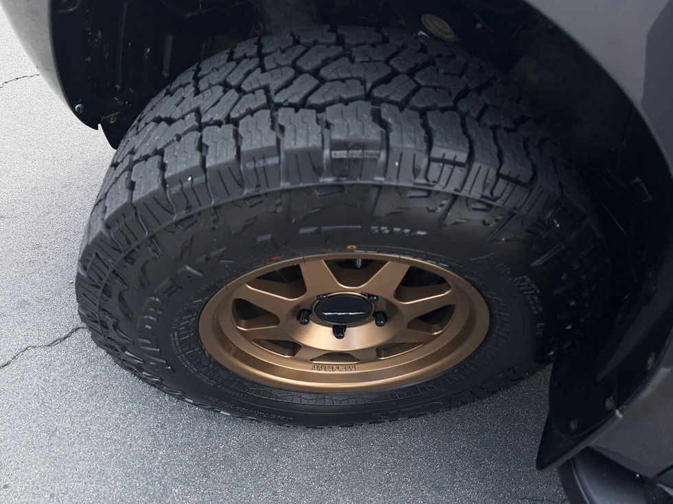 Thumbnail: 2015 Toyota Sequoia 4WD SR5 w/ Leather