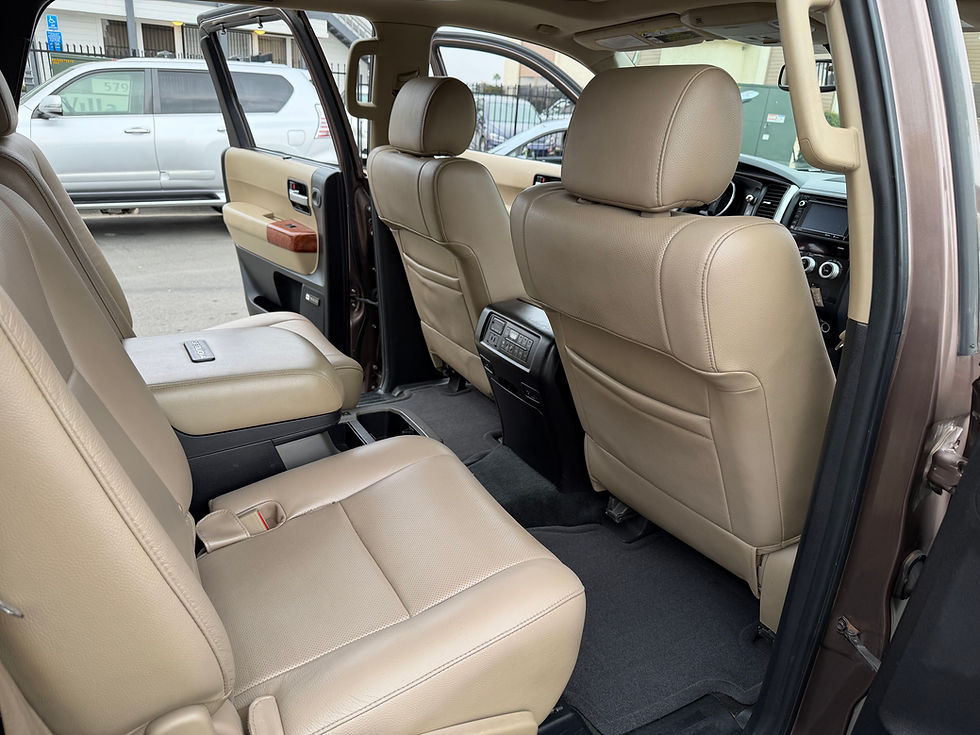 Thumbnail: 2018 Toyota Sequoia Platinum 4x4