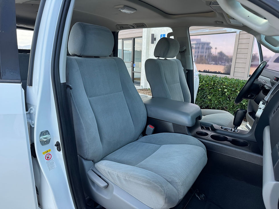 Thumbnail: 2019 Toyota Sequoia SR5 4x4