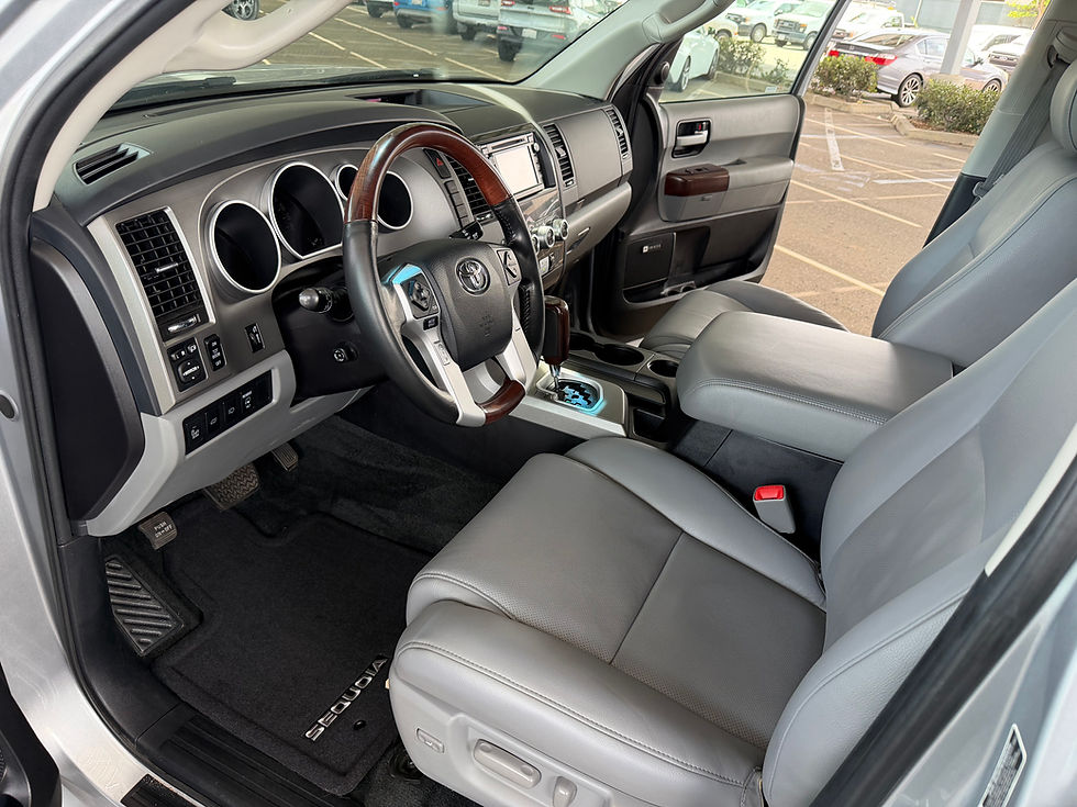 Thumbnail: 2016 Toyota Sequoia Platinum 4x4 w/ 77k Miles
