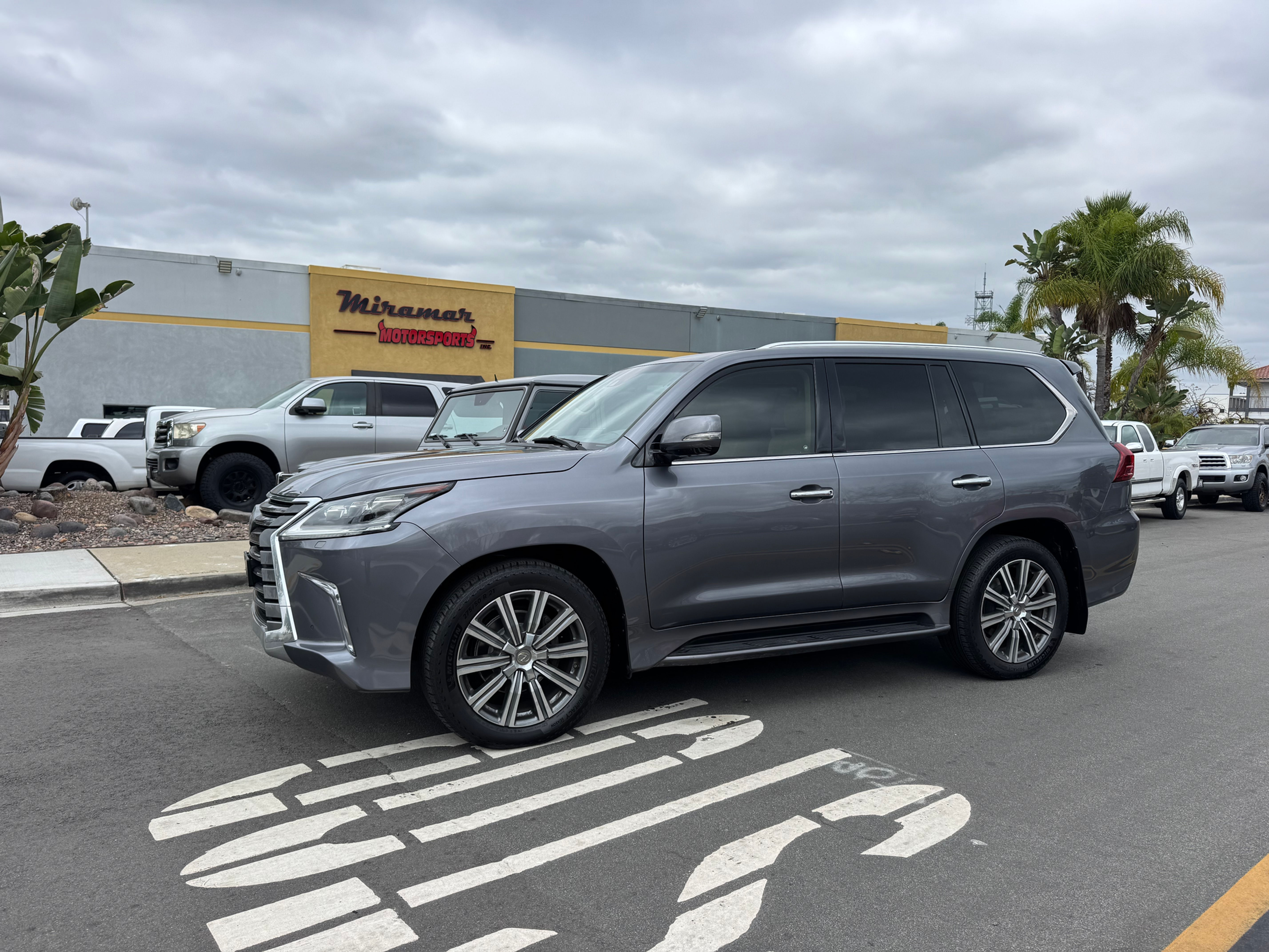 2016 Lexus LX 570