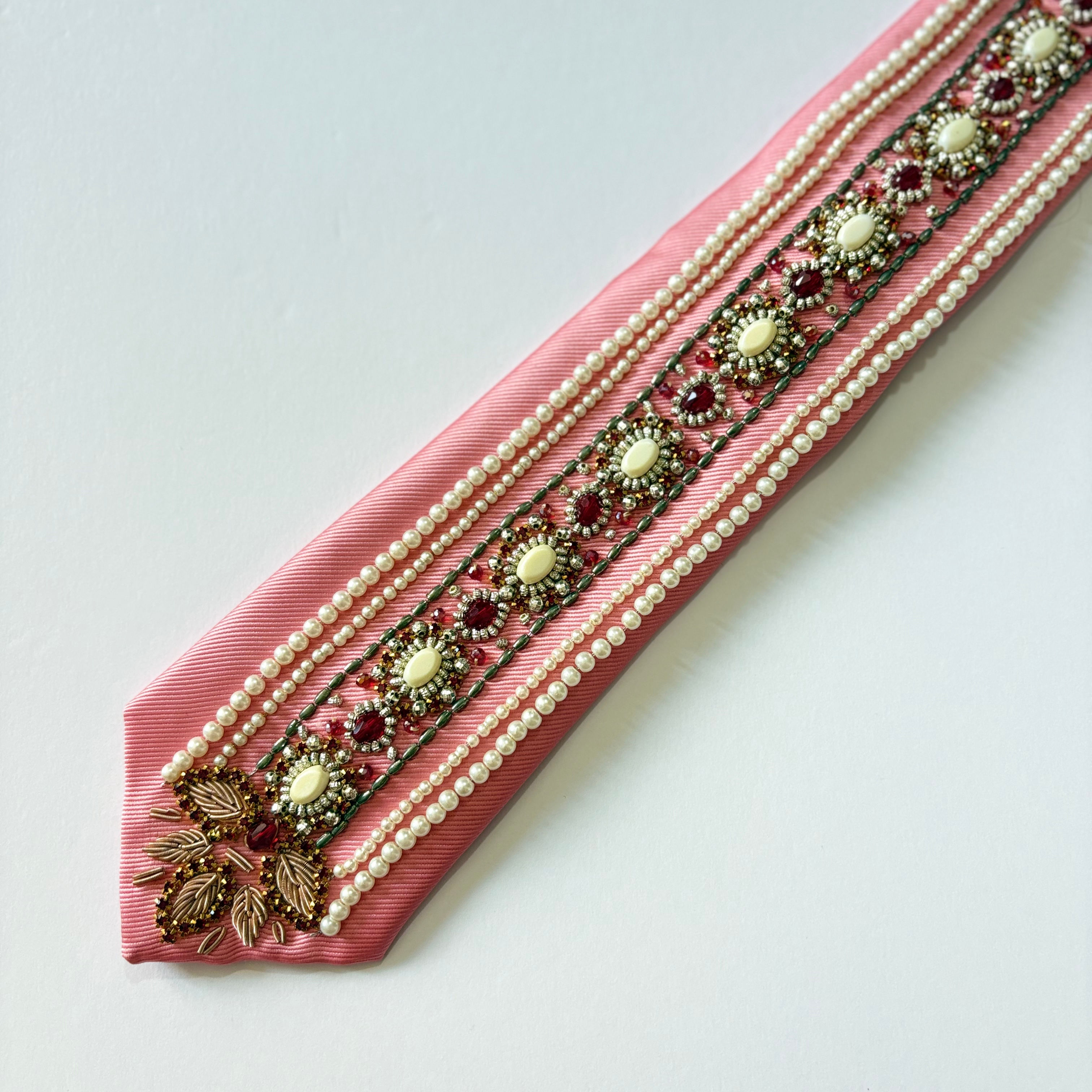 Ornate Pearl Luxe - Pink