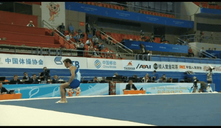Stag jump E. GONZALEZ.gif