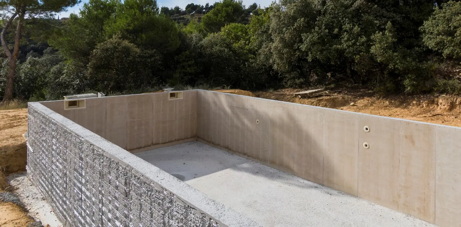 marinal-system-construction-piscine-beton-monobloc-coulee.jpg.webp