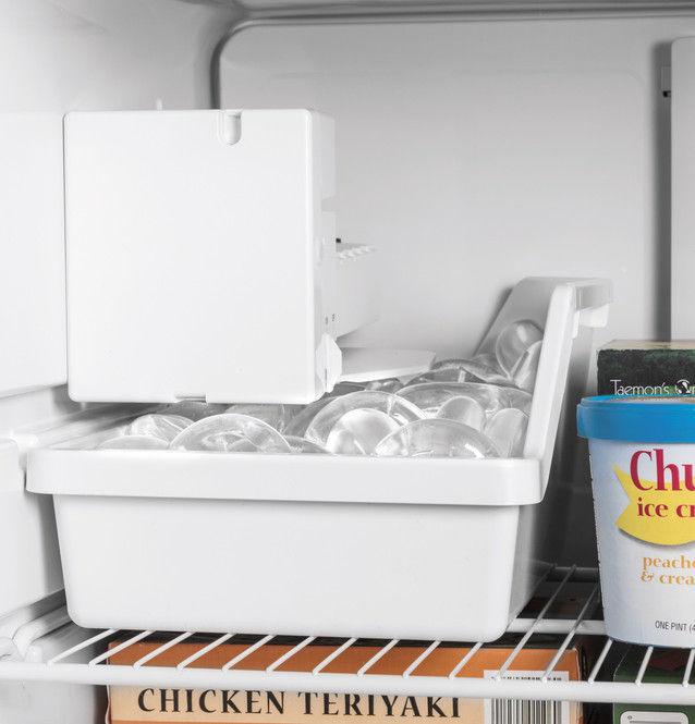 Thumbnail: GE® GIE18GSNRSS w/Ice Maker 17.5 Cu. Ft. Top-Freezer Refrigerator