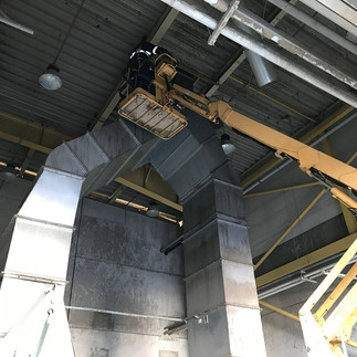 Dismantling of industrial presses in Miękinia near Wroclaw