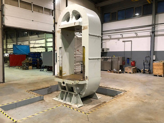 Załadunek prasy hydraulicznej