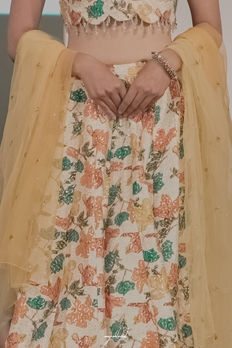 AYU04381.jpg