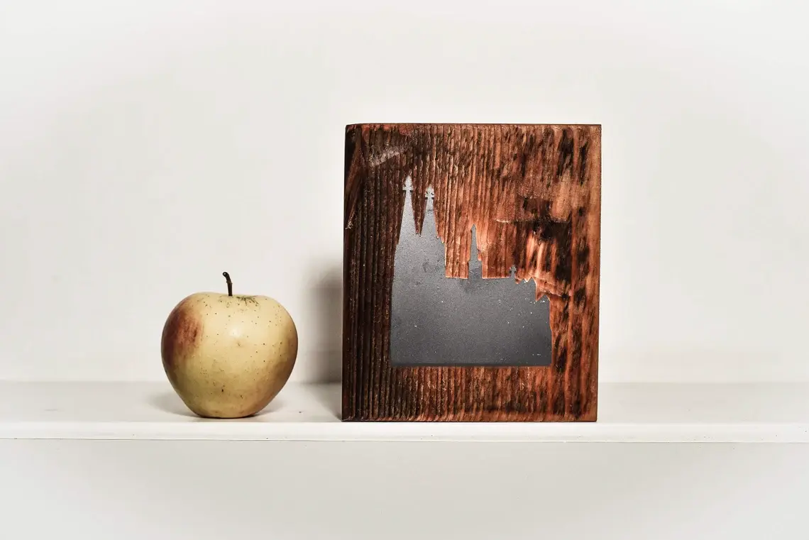 Kölner Dom, klein, auf Altholz-Platte