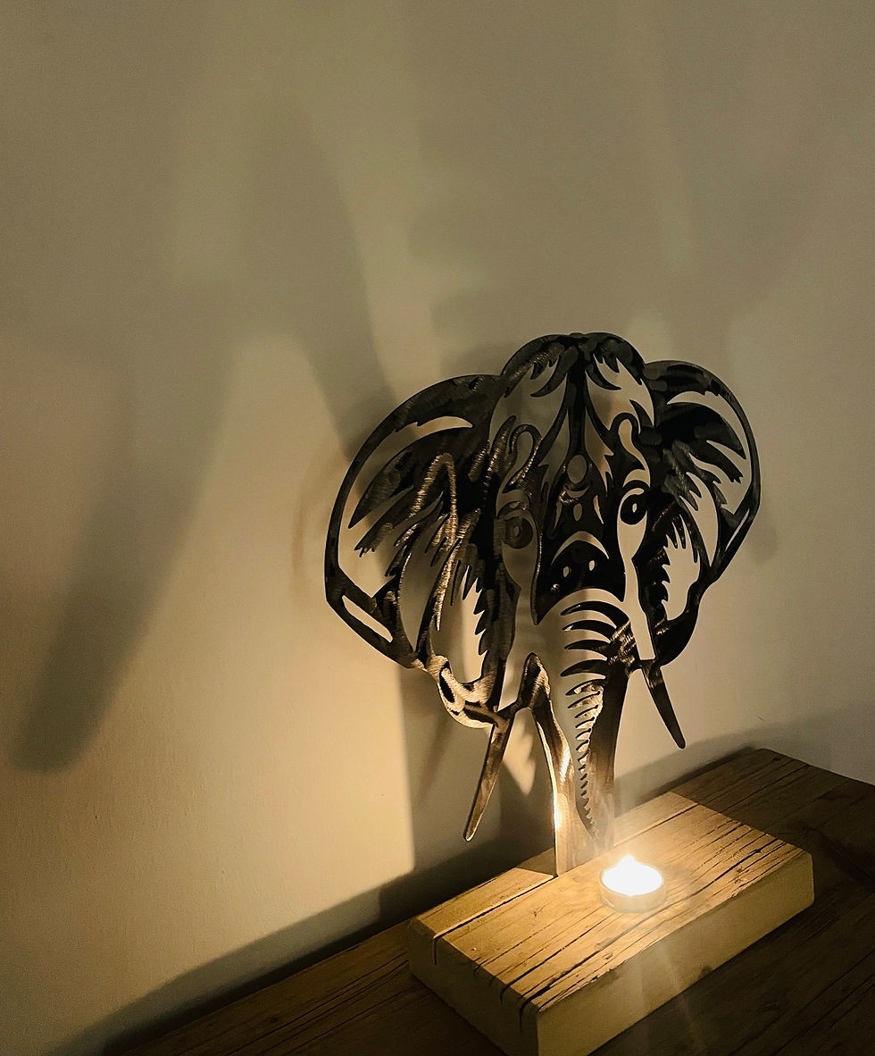 Miniaturbild: Windlicht, Elefant, im Altholz-Sockel
