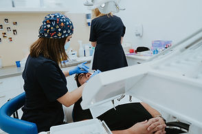 Professional dental treatment in Budapest with experienced English-speaking dentist