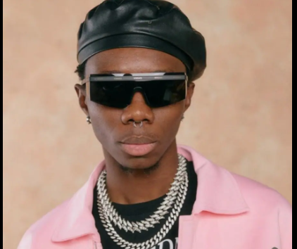 Blaqbonez claims there's no true love in Lagos.