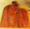 pod mahogany Two wooden cutting boards with heart-shaped cutout, engraved with names. Set on a yellow background, creating a warm, rustic feel.
