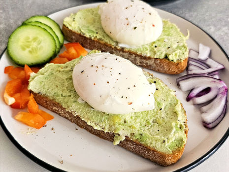 Rychlá avokádová pomazánka: zdravý a chutný recept