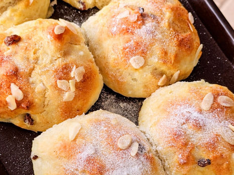 Vláčný tvarohový mazanec na Velikonoce