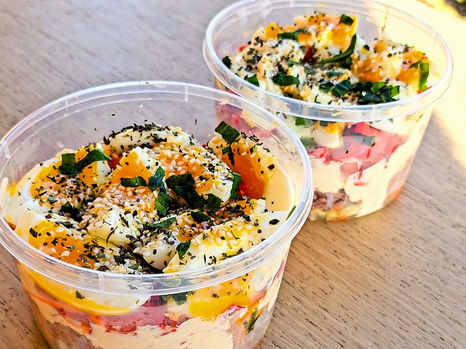 Zdravý vrstvený salát do krabičky 