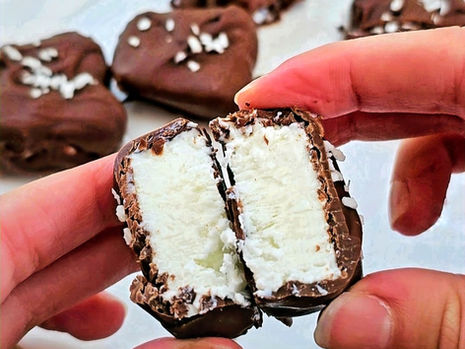 Jednoduché kokosové kostky v čokoládě