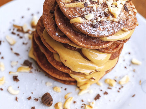 Zdravé lívance ze špaldové mouky s arašídovým máslem