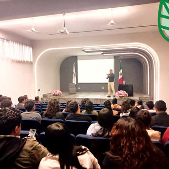 "La economía social , un tema que nos involucra a todos"
