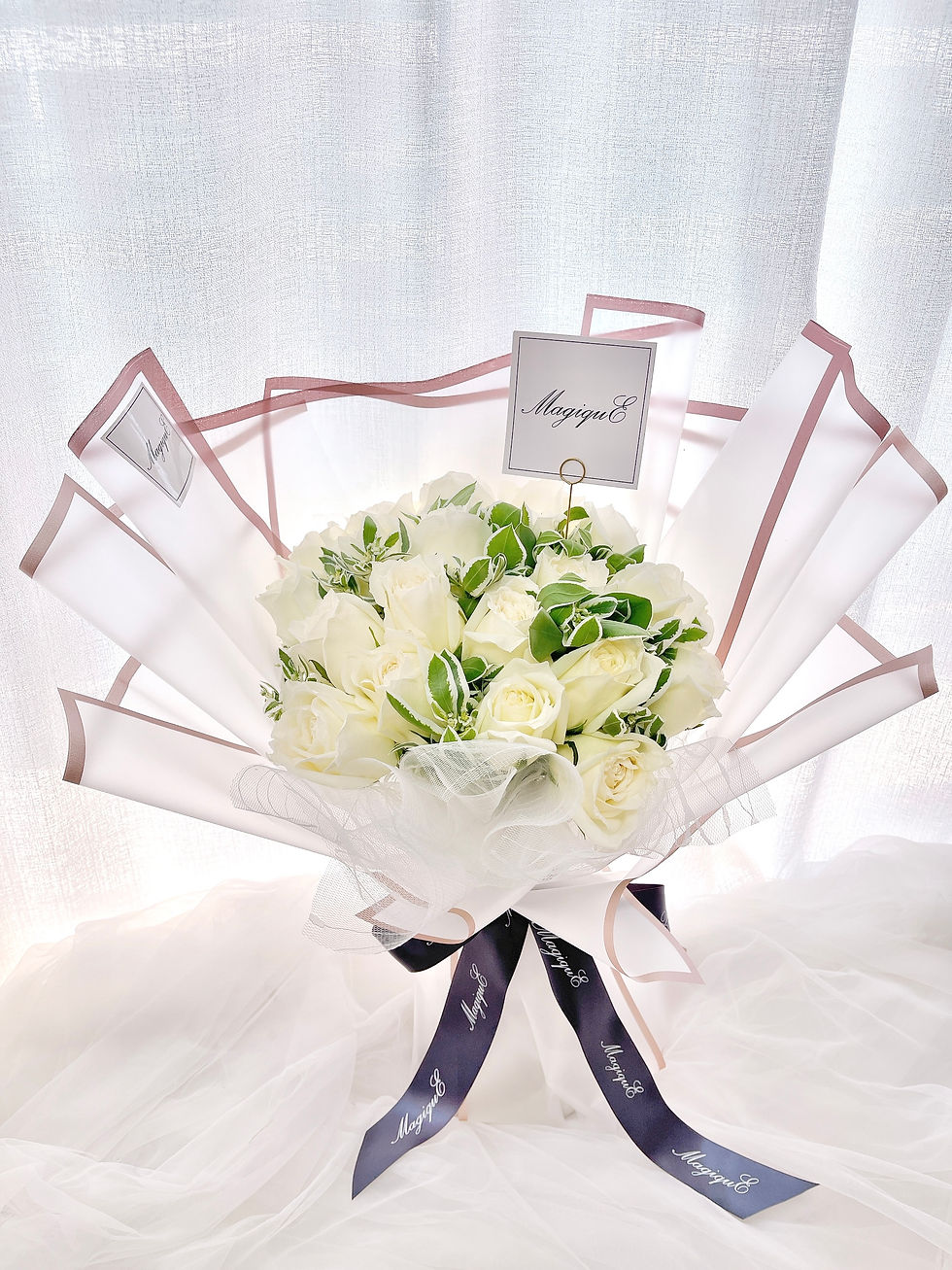 縮圖：白玫瑰鮮花花束